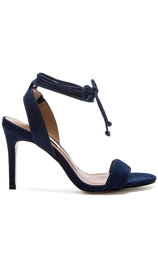 steve madden navy heels