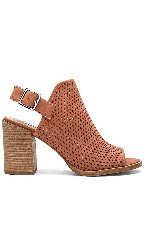 Steve Madden Neptune Heel in Camel Nubuck