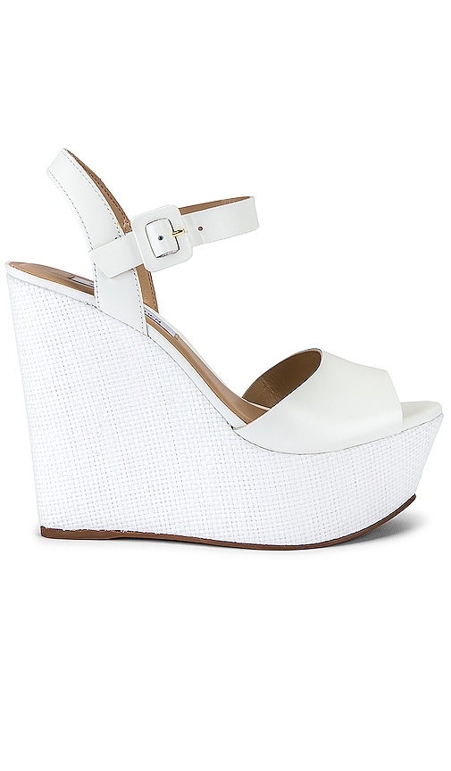 Steve Madden Citrus Wedge in White | REVOLVE