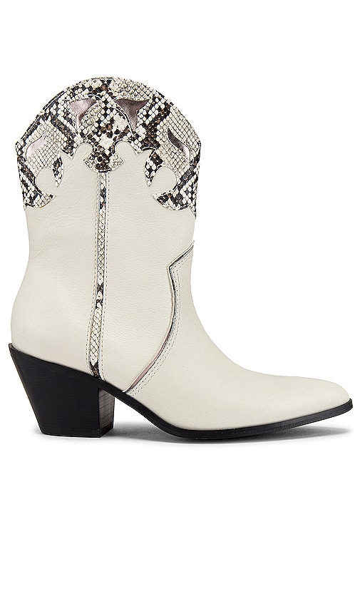 Steve Madden Howdy Boot In White Leather