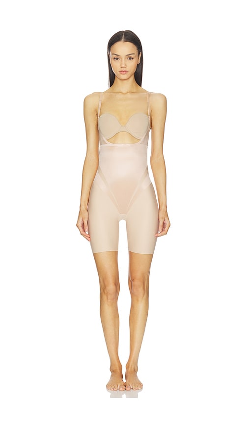 Sculpt Ultra Sculpt Bodysuit in Beige. - size L (also in M, S, XL, XS) - SPANX - Modalova