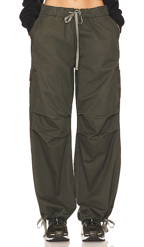 Shop Superdown Raylee Cargo Pant In 军绿色