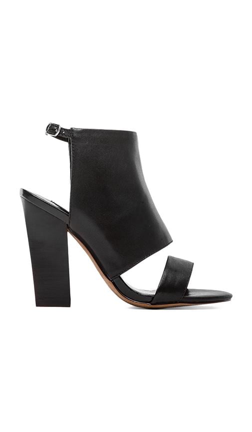 Steven City Sandal In Black REVOLVE