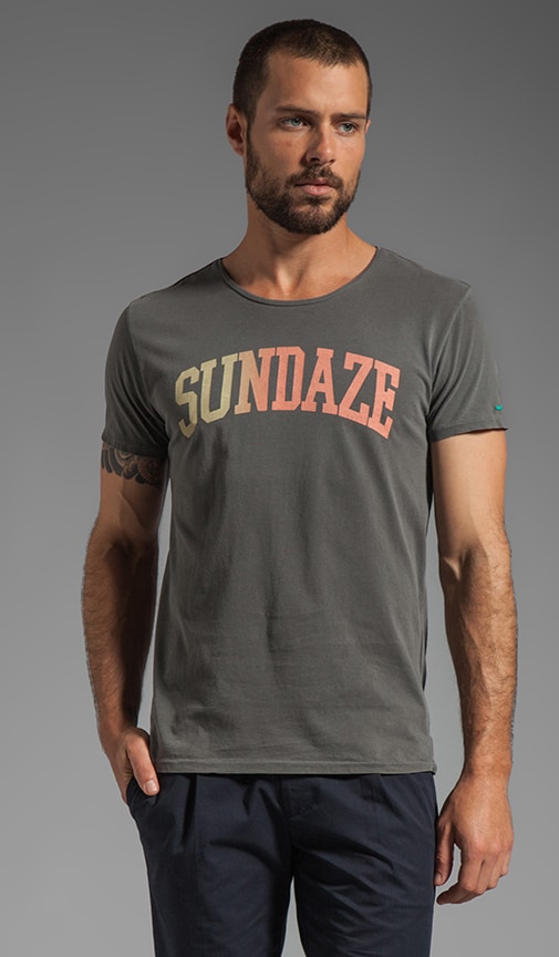 Sundaze Tee