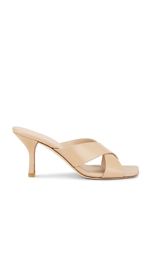 Dayna Slide 75 in Beige. - size 10 (also in 11, 5, 6, 6.5, 7, 7.5, 8, 8.5, 9, 9.5) - Stuart Weitzman - Modalova