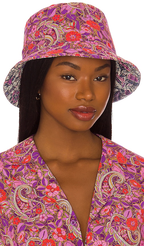Tell Your Friends Bucket Hat In Pink
