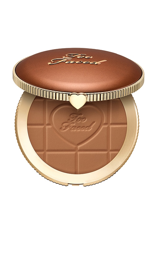 Too Faced Chocolate Soleil Matte Blurring Bronzer in Milk Chocolate.