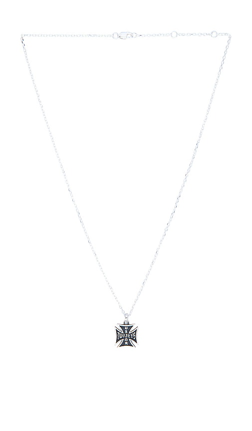 Two Jeys East Coast Necklace in Metallic Silver.