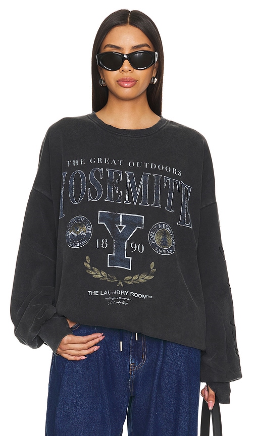 Shop The Laundry Room Team Yosemite Jumper In 黑雪色