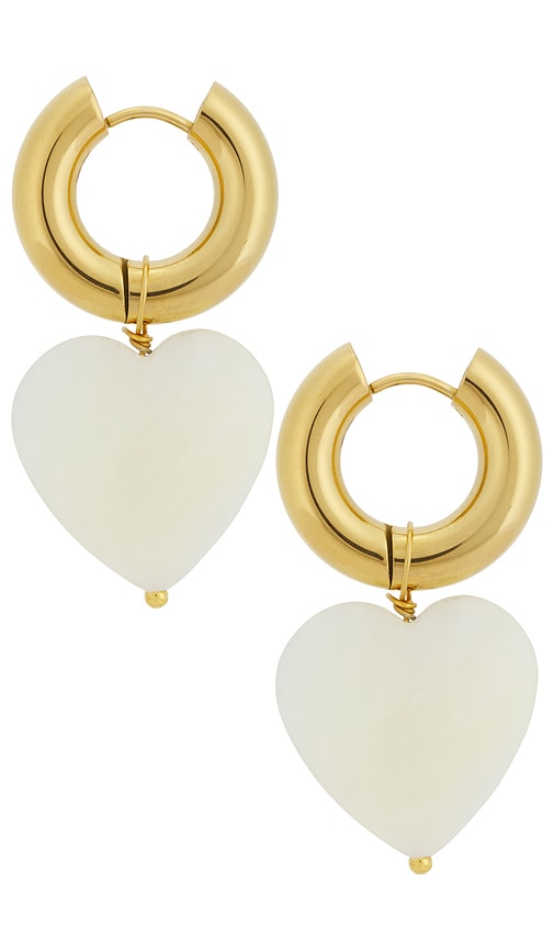  Timeless Pearly Lovely Earrings In Metallic Gold. 