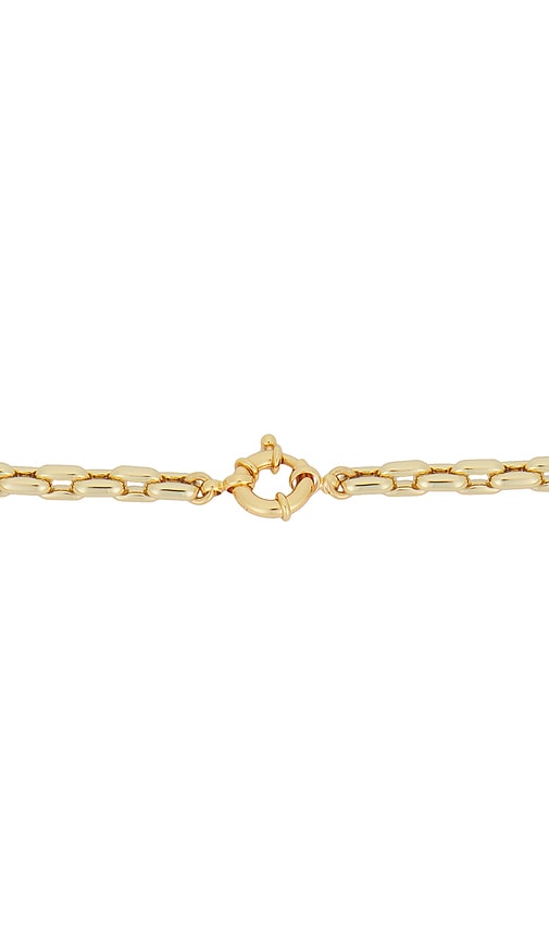  Timeless Pearly Heart Necklace In Metallic Gold. 