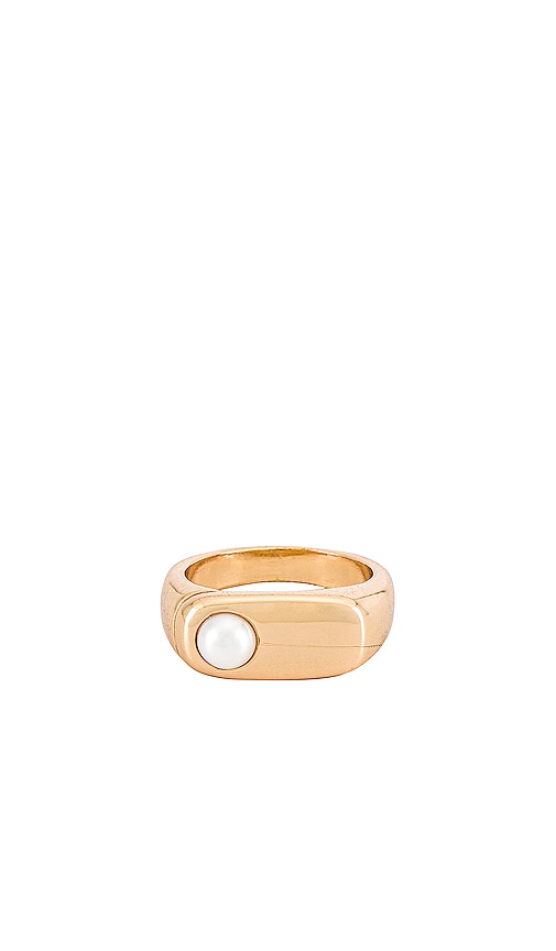 The M Jewelers NY X Sofia & Victoria Kyra Pearl Ring in Gold | REVOLVE
