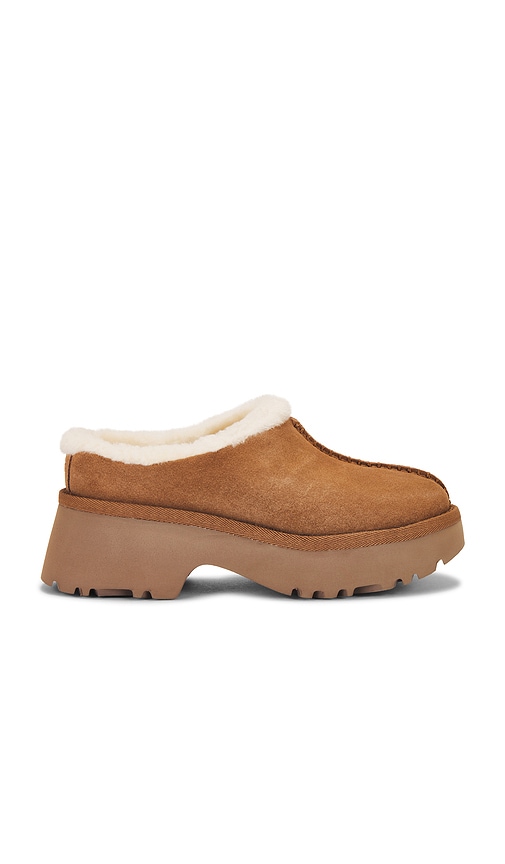 UGG New Heights Cozy Clog in Chestnut