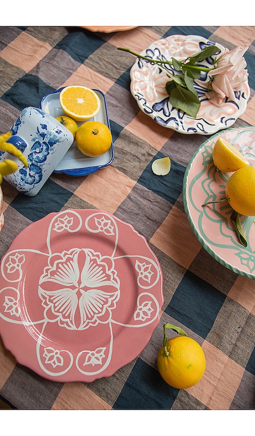  Vaisselle Ivy Main Plate In Pink. 