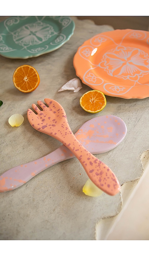 Shop Vaisselle Yummy Set Of 2 Serving Utensils In Coral & Lilac