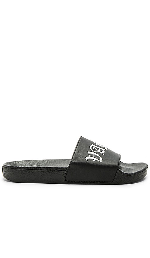 Vans Slide On in Black