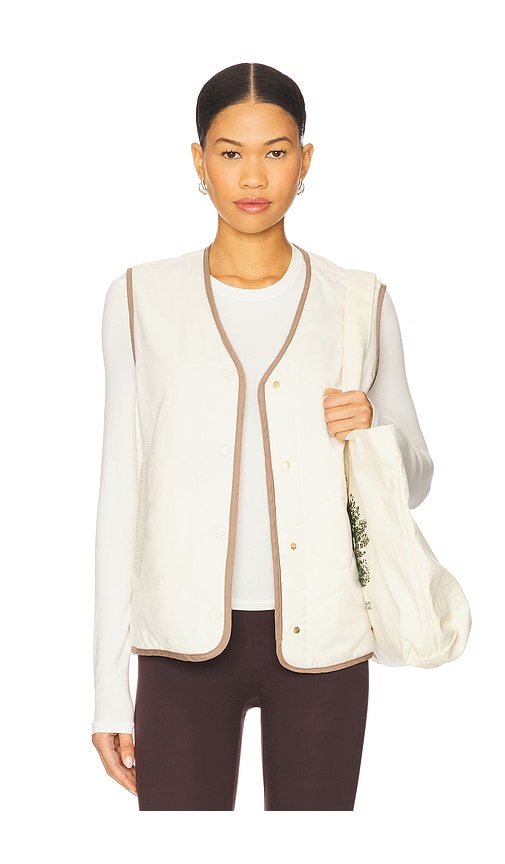 Lori Reversible Gilet in Cream. - size L (also in M, S, XL, XS) - Varley - Modalova