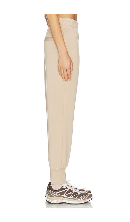  Varley Hose Mit Saumdetail The Slim In Tan. Größe Xs. Also In S, M, L. 