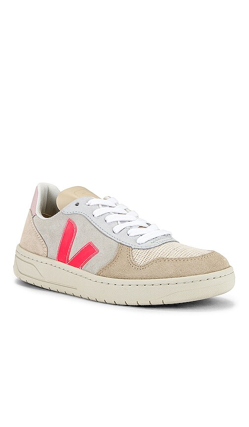 revolve vejas