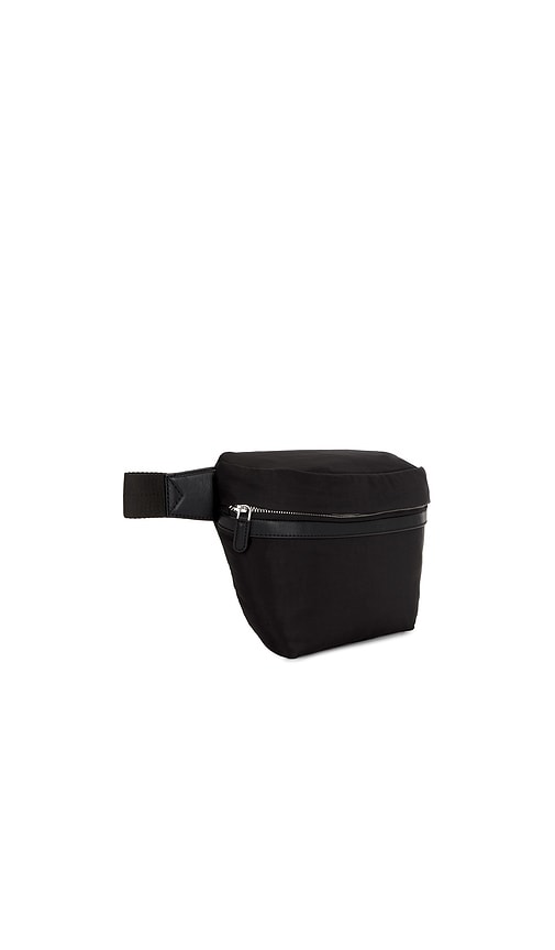  Vince Tasche In Black. 
