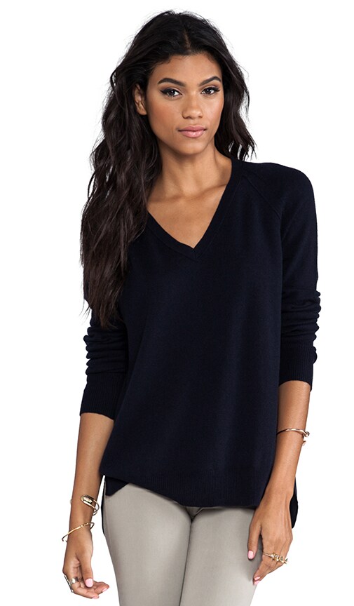 V-neck Raglan with Silk Pleat Back