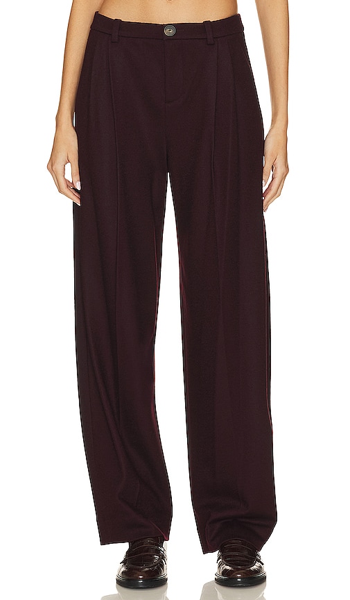 ONLY Regular Pleat-Front Pants 'Lana-Berry' in Mocha | ABOUT YOU