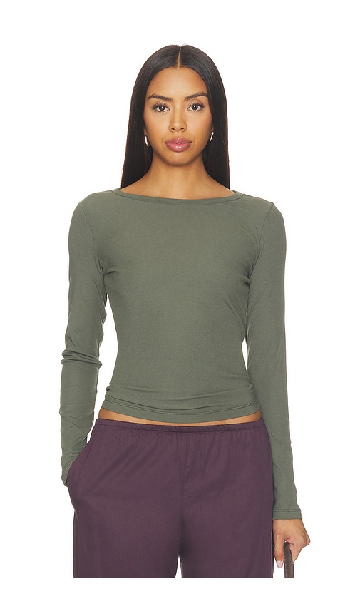 Vuori Longsleeve Pose Subtle Scoop Top In Army