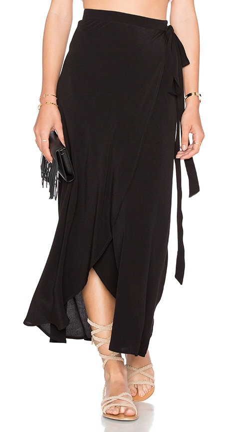 black wrap skirt outfit