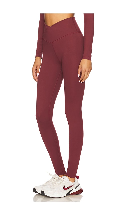  Wellbeing + Beingwell Flowwell Callista Crossover Legging En Color Burgundy Talla L  (también En M, Xl). 