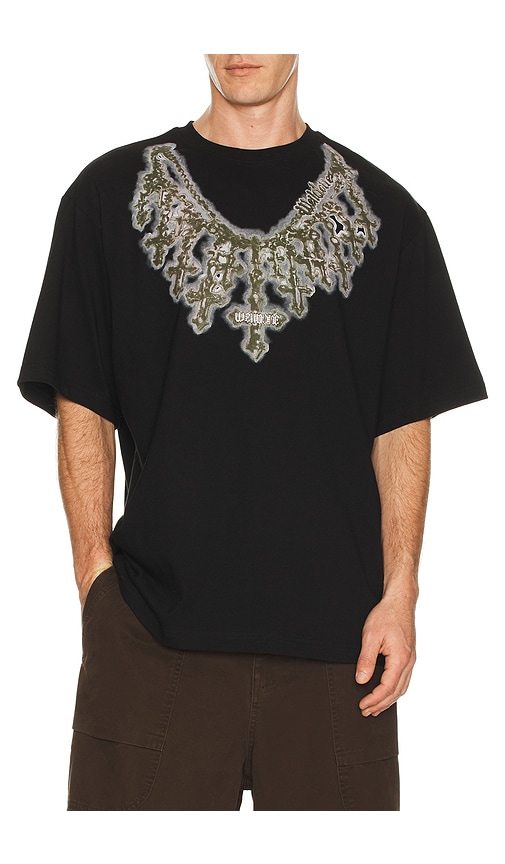 WE11DONE Cross Necklace T-Shirt