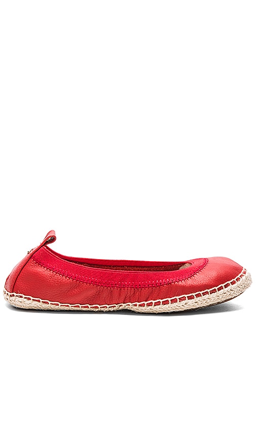 Lara Flat