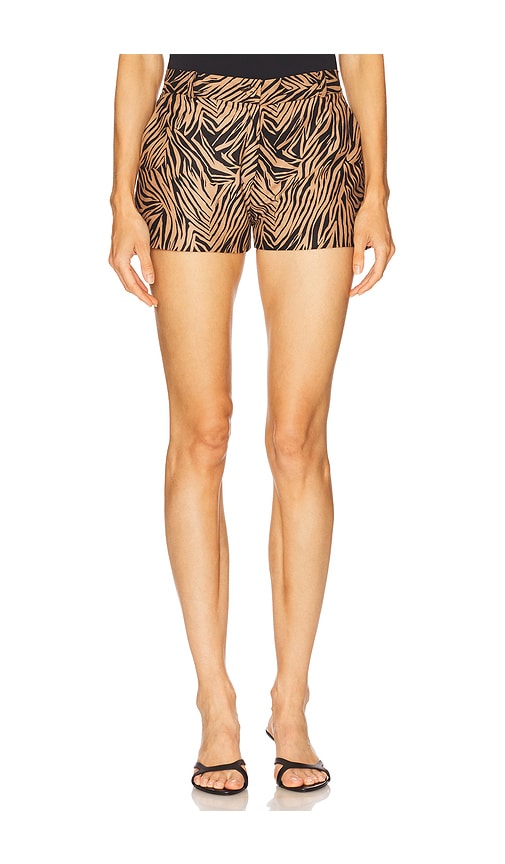 Zuleyha Kuru Yvonne Short