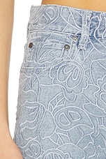 Chic Eyelet Jean - thumbnail 9