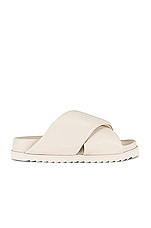 Saki Sandal
