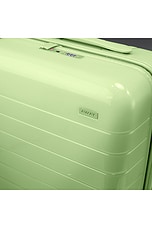 The Medium Suitcase - thumbnail 8