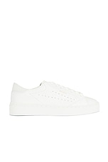 Court Sneaker