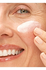 Universal Glow Daily Defense Mineral Sunscreen Fluid - thumbnail 7