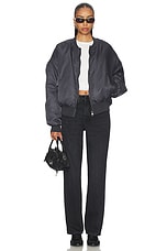 Good Petite 90s Relaxed Jeans - thumbnail 8