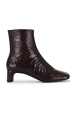 Discuss Boots