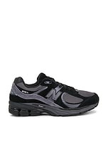 M2002rbl Sneakers