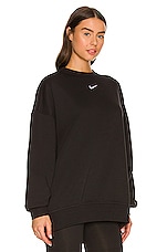 Nike NSW Essential Fleece Crew in Black | REVOLVE