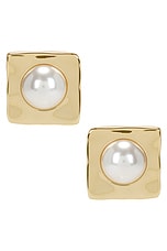 Nikki Pearl Earring