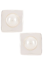 Nikki Pearl Earring