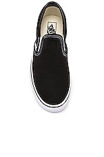 Vans Classic Slip On in Black | REVOLVE