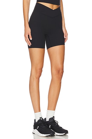 437 The V Short in Black