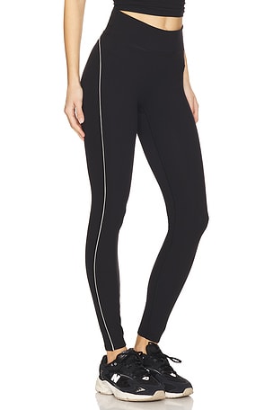 437 The Studio Legging in Black
