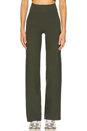The Essentials Pant 437
