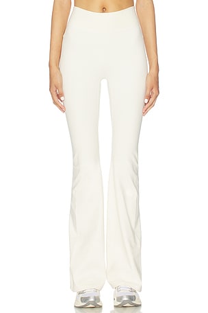 The Leisure Pant 437