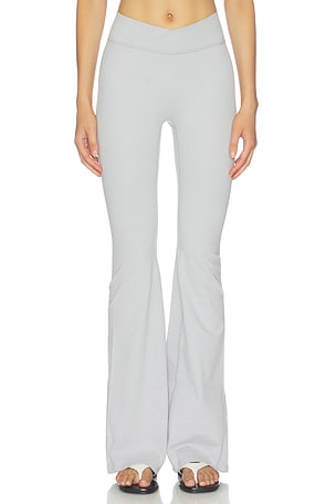 The V Flare Legging 437