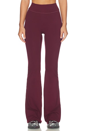 The Leisure Pant 437
